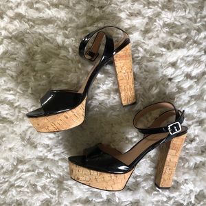 POUR LA VICTOIRE BLK PATENT CORK PLATFORM HEEL *8*